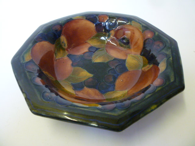 Appraisal: A MOORCROFT POTTERY DISH of plain shallow octagonal form tube