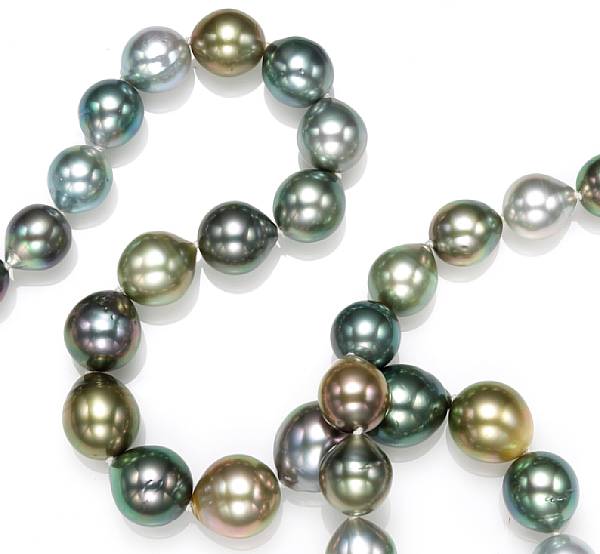 Appraisal: A South Sea cultured pearl and diamond necklace the multi-colored