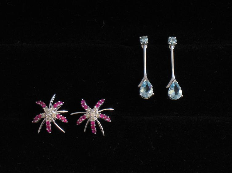 Appraisal: A PAIR OF MODERN CT WHITE GOLD STARFISH EARRINGS set