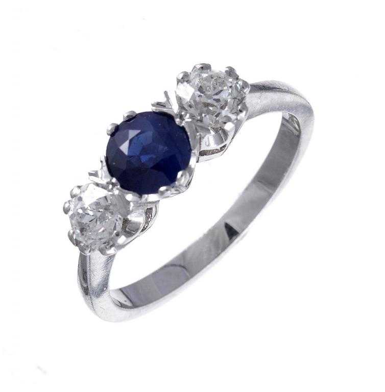 Appraisal: A SAPPHIRE AND DIAMOND THREE STONE RING in ct white