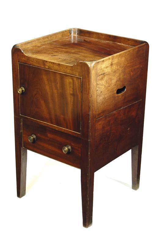 Appraisal: A George III mahogany tray top commode