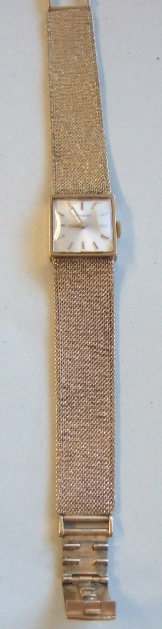 Appraisal: A ladies ct gold Longines bracelet wristwatch the signed square