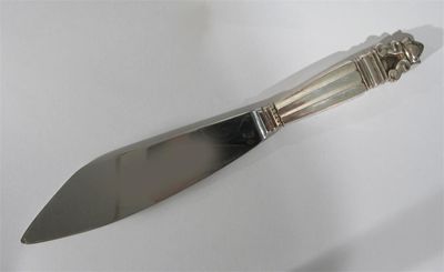 Appraisal: A Georg Jensen Acorn pattern cake knife in original presentation