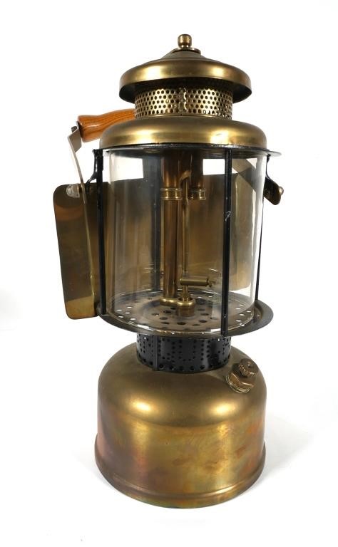 Appraisal: Coleman Quick Lite lantern with reflector Wood grip handle attached