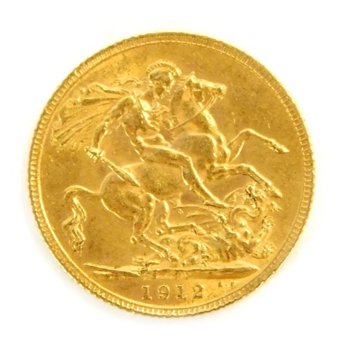 Appraisal: A George V full gold sovereign dated