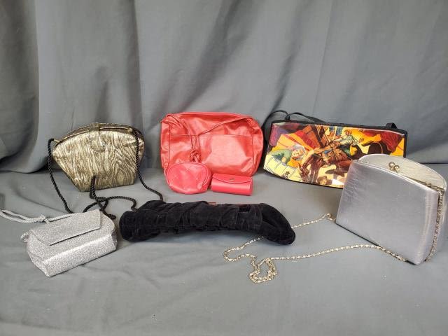 Appraisal: vintage ladies purses including a Western theme printed bag by