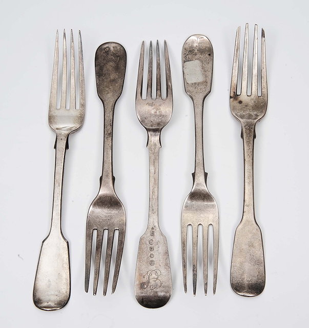 Appraisal: A collection of five fiddle pattern silver dinner forksvarious dates