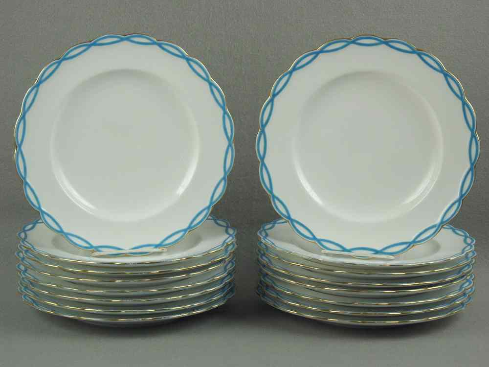 Appraisal: DINNER PLATES - Lot of sixteen English made dinner plates