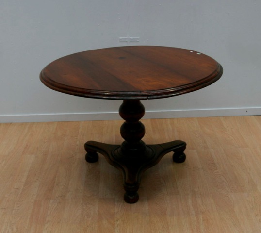 Appraisal: A th century Australian cedar breakfast table