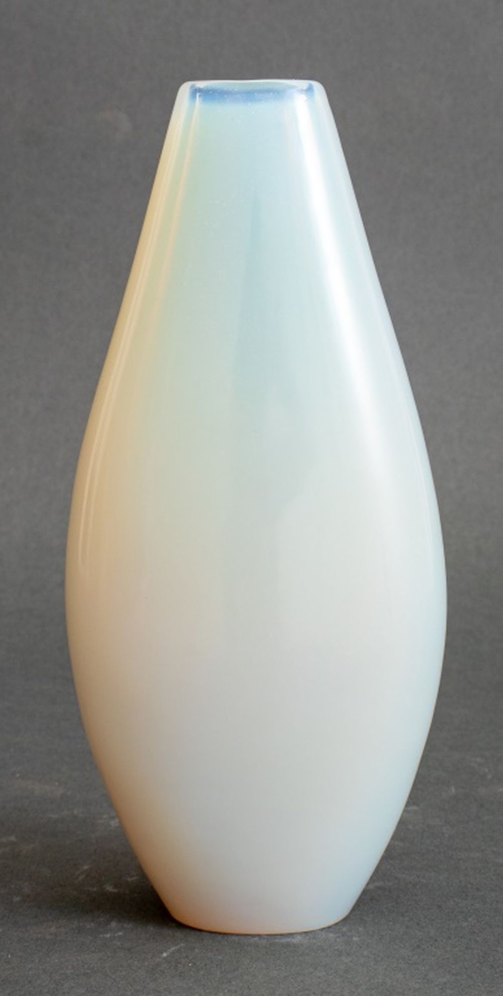 Appraisal: MURANO HAND BLOWN GLASS SOLIFLOR VASE Murano hand blown glass