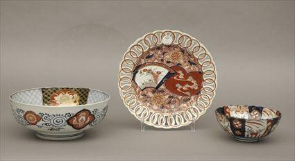 Appraisal: Three Japanese Imari Bowls