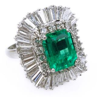 Appraisal: Approx Carat Colombian Emerald Carat Tapered Baguette and Round Brilliant