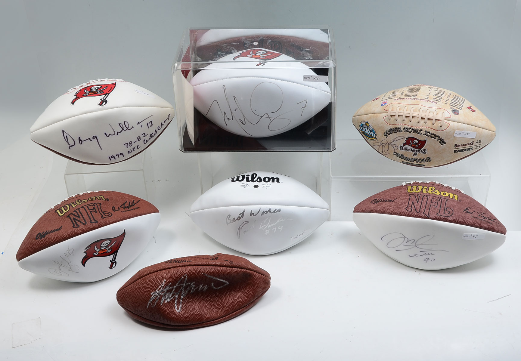 Appraisal: SEVEN NFL PLAYER AUTOGRAPHS INCLUDING SUPERBOWL CHAMPION TAMPA BAY BUCCANEERS