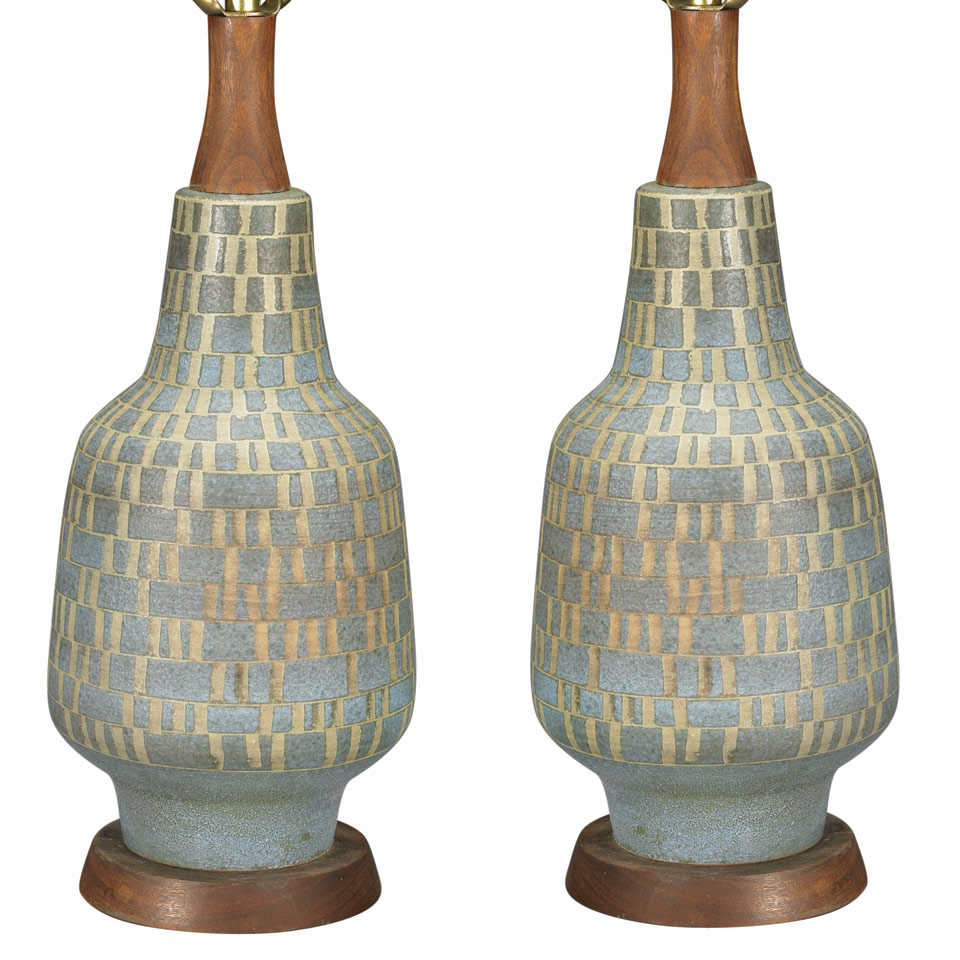 Appraisal: Pair Mid Century Modern Italian Pottery and Walnut Table Lamps