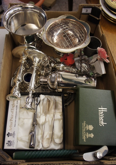 Appraisal: A collection of various silver plated items to include boxed