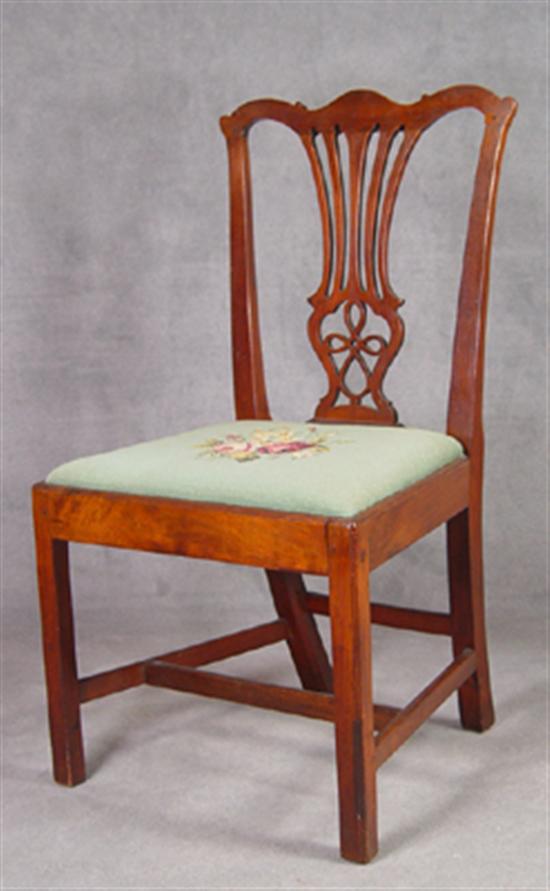 Appraisal: English Mahogany Chippendale Side Chair Pierced backsplat with bowknot design