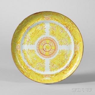 Appraisal: Yellow Fitzhugh Porcelain Dinner Plate China c - imagery outlined