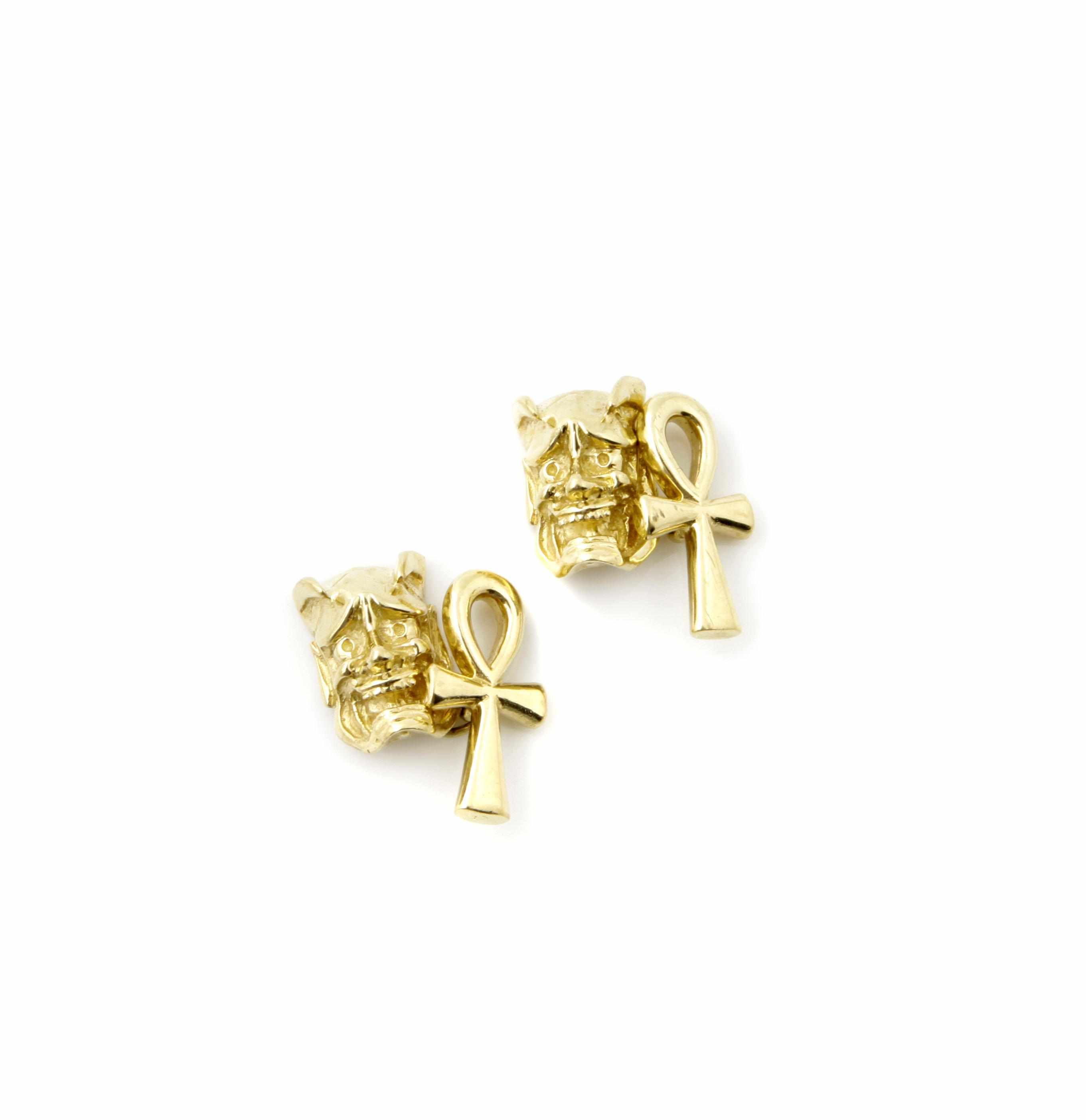 Appraisal: A pair of gold cufflinks