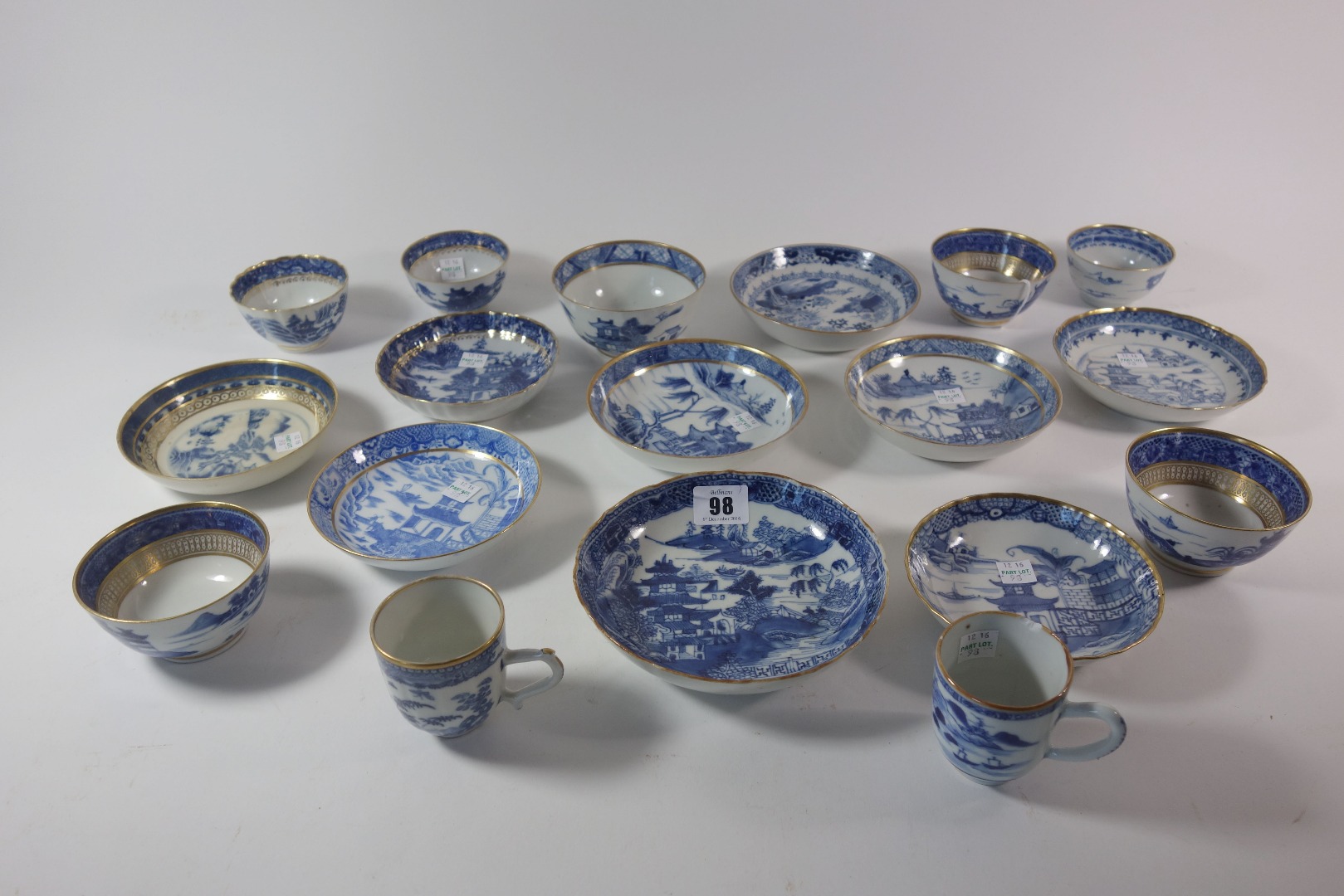 Appraisal: A collection of Chinese Export blue and white Willow pattern