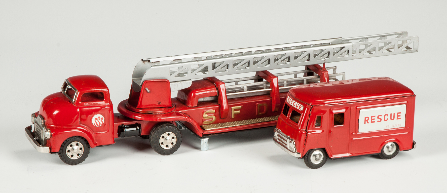 Appraisal: Vintage Japan Tin Plate Fire Engine Rescue Truck