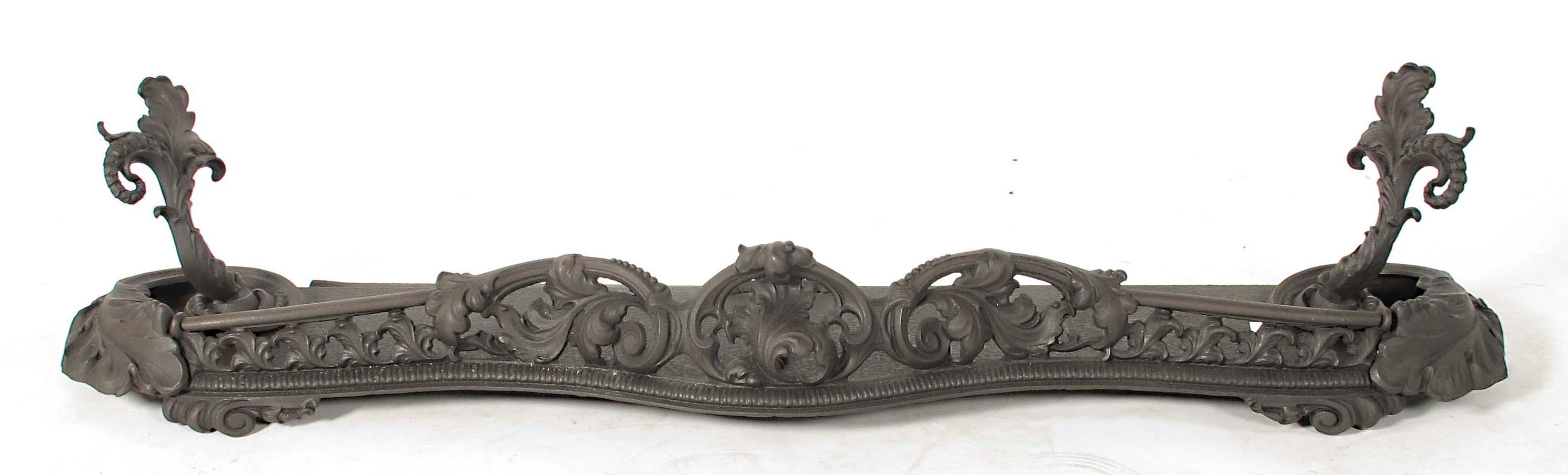 Appraisal: A Victorian cast iron fender