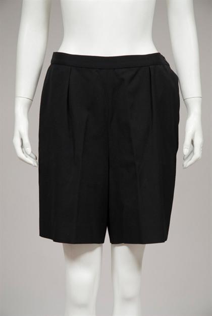 Appraisal: Black wool Chanel shorts s- s Size button pleated waist