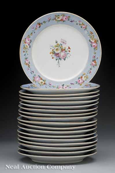 Appraisal: A Set of Eighteen Paris Porcelain Dinner Plates mid- th