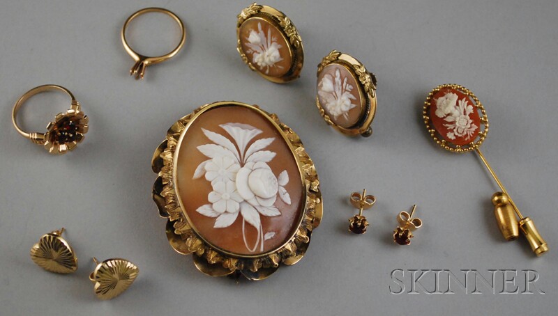 Appraisal: Small Group of kt Gold and Cameo Jewelry including a