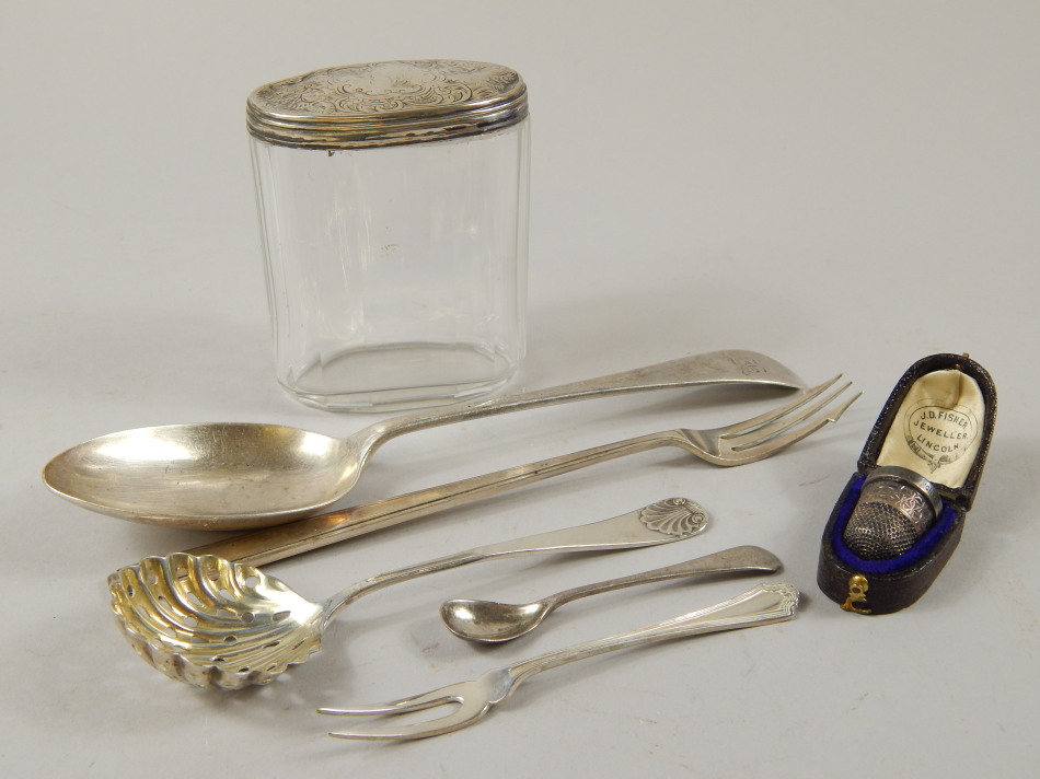 Appraisal: A collection of small silver etc to include a sifter