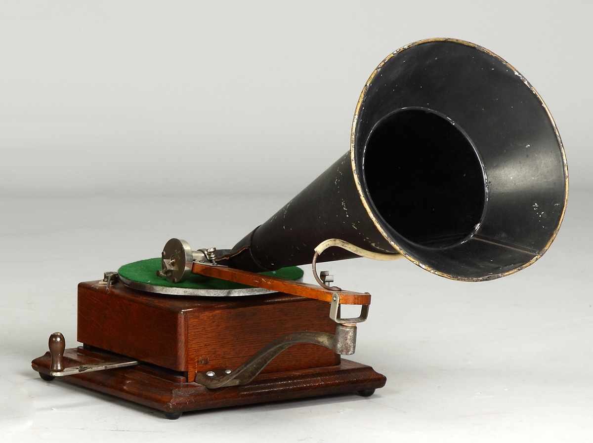 Appraisal: Rare Lever Wound Berliner Gramophone When the first spring motor