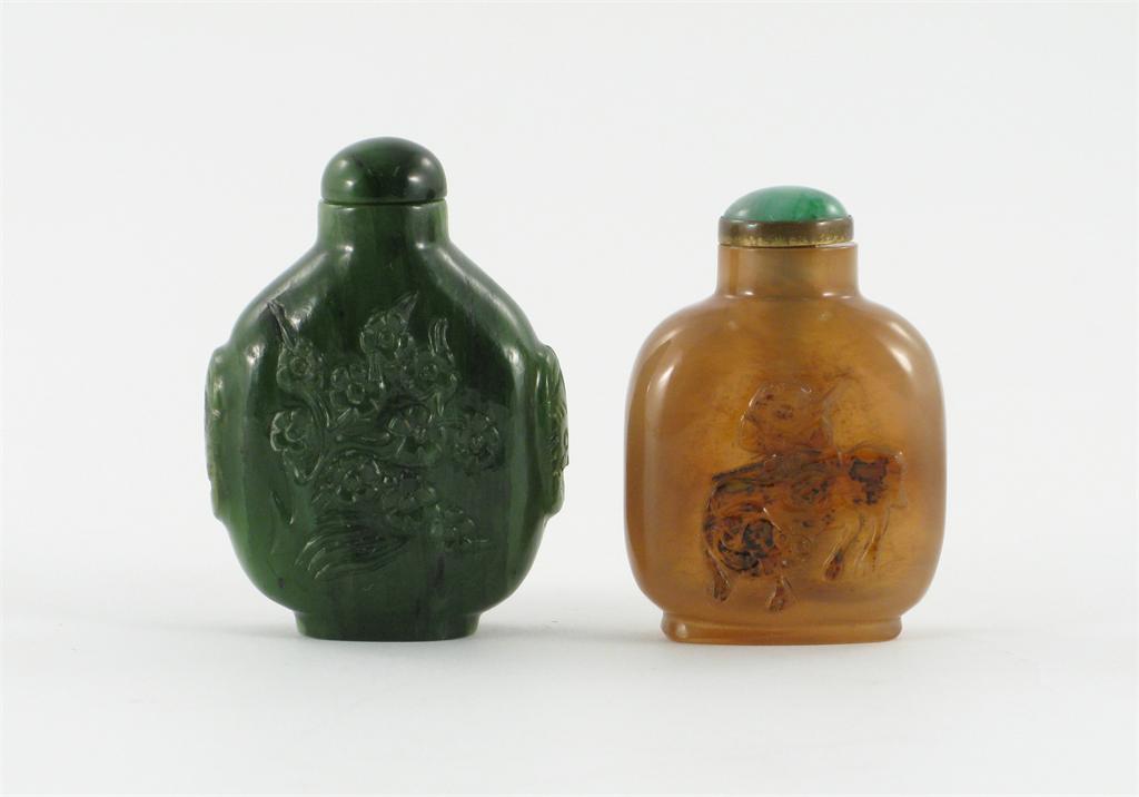 Appraisal: Two Chinese snuff bottles