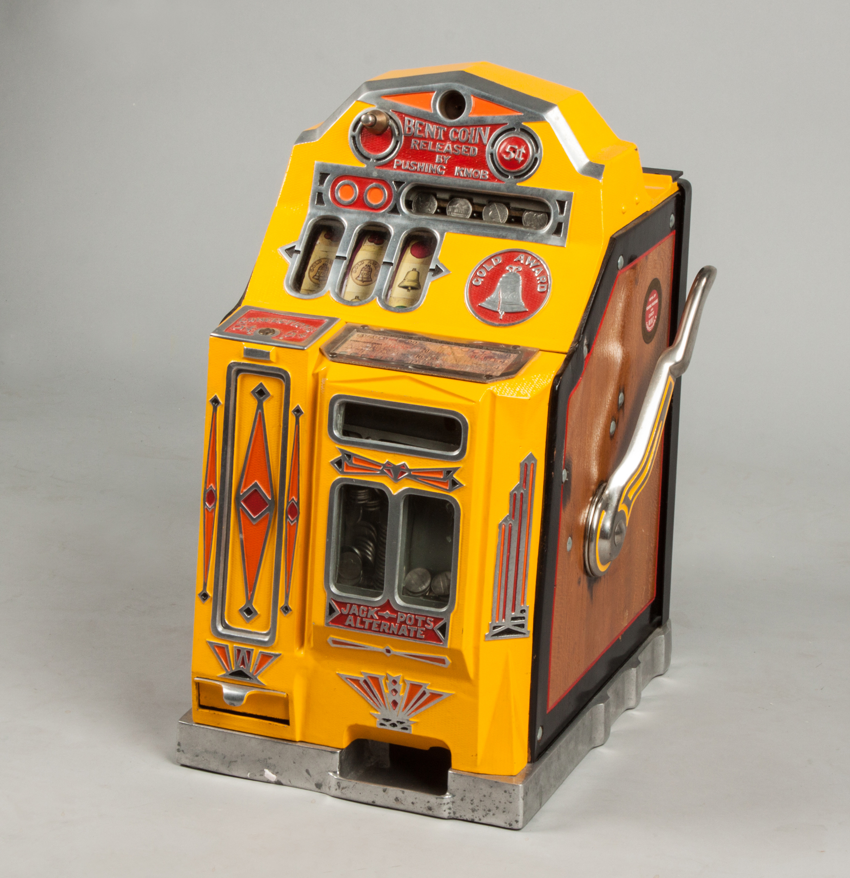 Appraisal: Vintage Superior Connection Co Nickle Slot Machine Painted cast aluminum