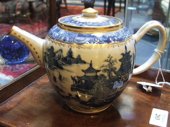 Appraisal: A TH CENTURY BLUE AND WHITE TEA POT AND COVER