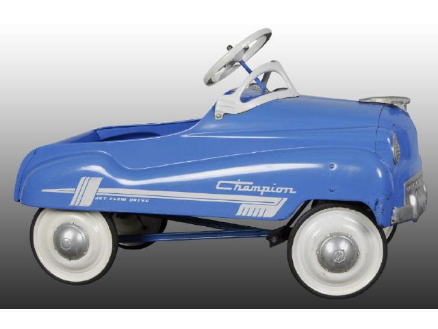 Appraisal: Pressed Steel Murray Champion Pedal Car Description Original windshield steering