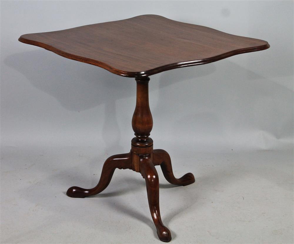 Appraisal: QUEEN ANNE NEW ENGLAND MAHOGANY SHAPED TOP TEA TABLE having