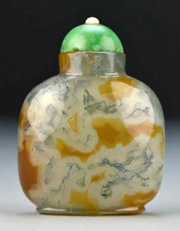 Appraisal: A Fine Chinese Qing Moss Agate Snuff BottleExquisitely carved and