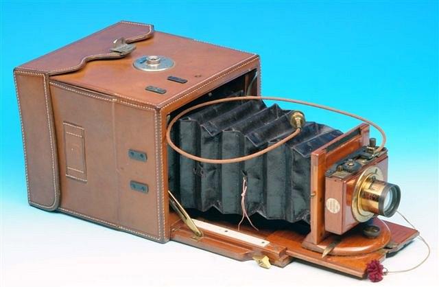 Appraisal: THE PULLMAN CAMERA very rare satchel style detective camera tropical