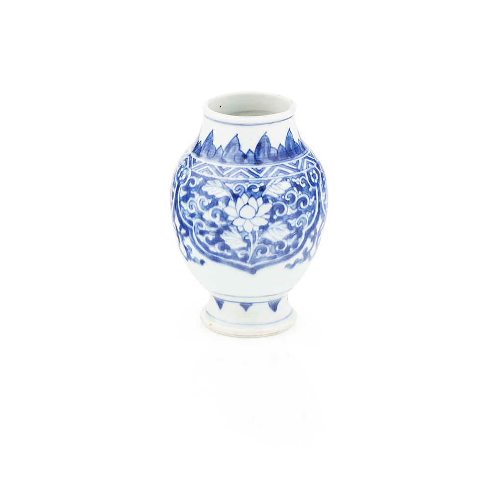 Appraisal: BLUE AND WHITE VASE QING DYNASTY TH CENTURY in the