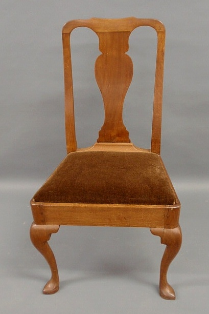 Appraisal: Queen Anne walnut side chair c Delaware Valley with a