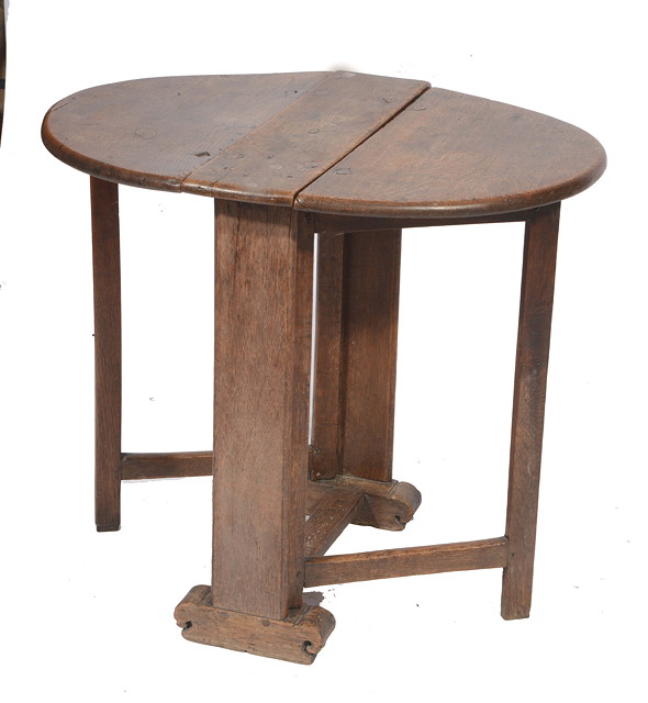 Appraisal: A TH OR TH CENTURY SMALL OVAL OAK GATELEG TABLE