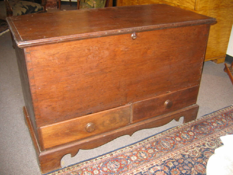 Appraisal: AMERICAN TH TH CENTURY MAHOGANY BLANKET CHEST The hinged top