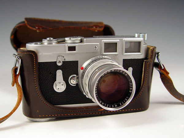 Appraisal: LEICA M - CAMERA WITH MM F LENS Leather case