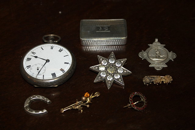 Appraisal: A SMALL COLLECTION OF MISCELLANEOUS including a Victorian silver snuff