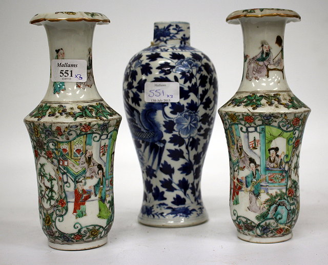 Appraisal: A PAIR OF LATE TH EARLY TH CENTURY CHINESE FAMILLE