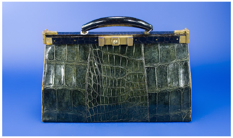 Appraisal: Black Crocodile Handbag Gladstone bag style with brass working lock