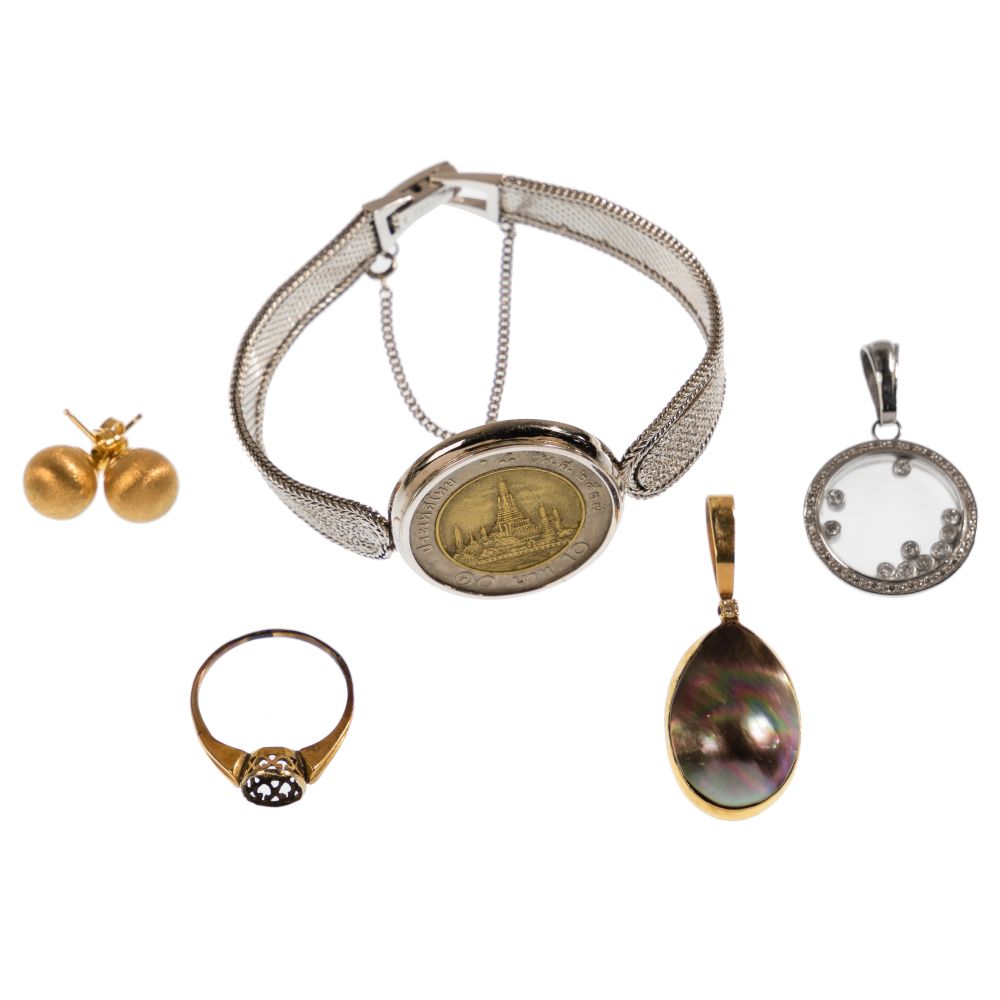 Appraisal: K GOLD JEWELRY ASSORTMENT items including a coin bracelet pendants