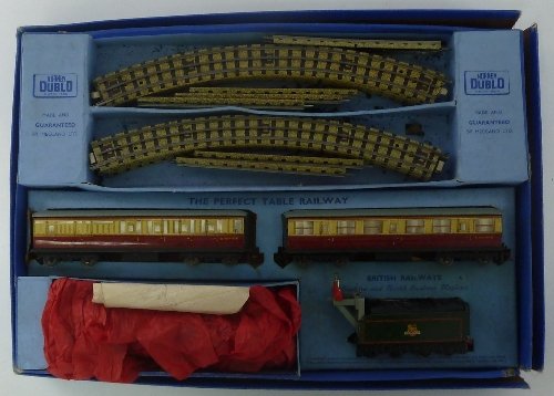 Appraisal: A Hornby Dublo three-rail passenger train set 'Silver King' B