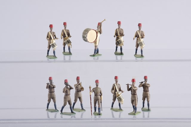 Appraisal: Lot of converted Britains representing Band of the Turkish Infantry