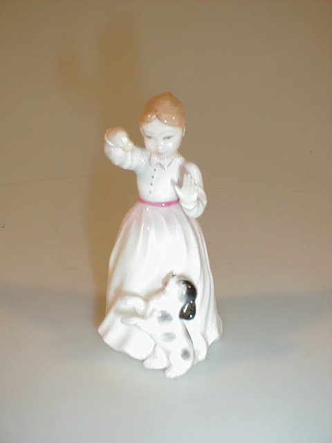 Appraisal: A Royal Doulton figure group Reward HN high