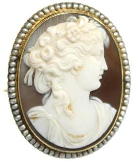 Appraisal: Shell Cameo in K Gold Pearl Bezel Possibly depicting the